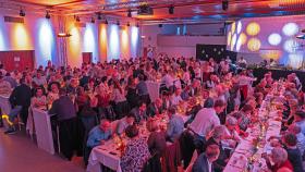 200 Gäste füllten die atmosphärische Freiwaldhalle.